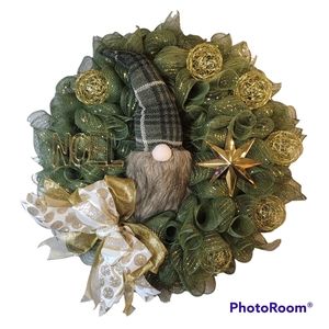 Large size Gnome Noel Golden Bow Wreath